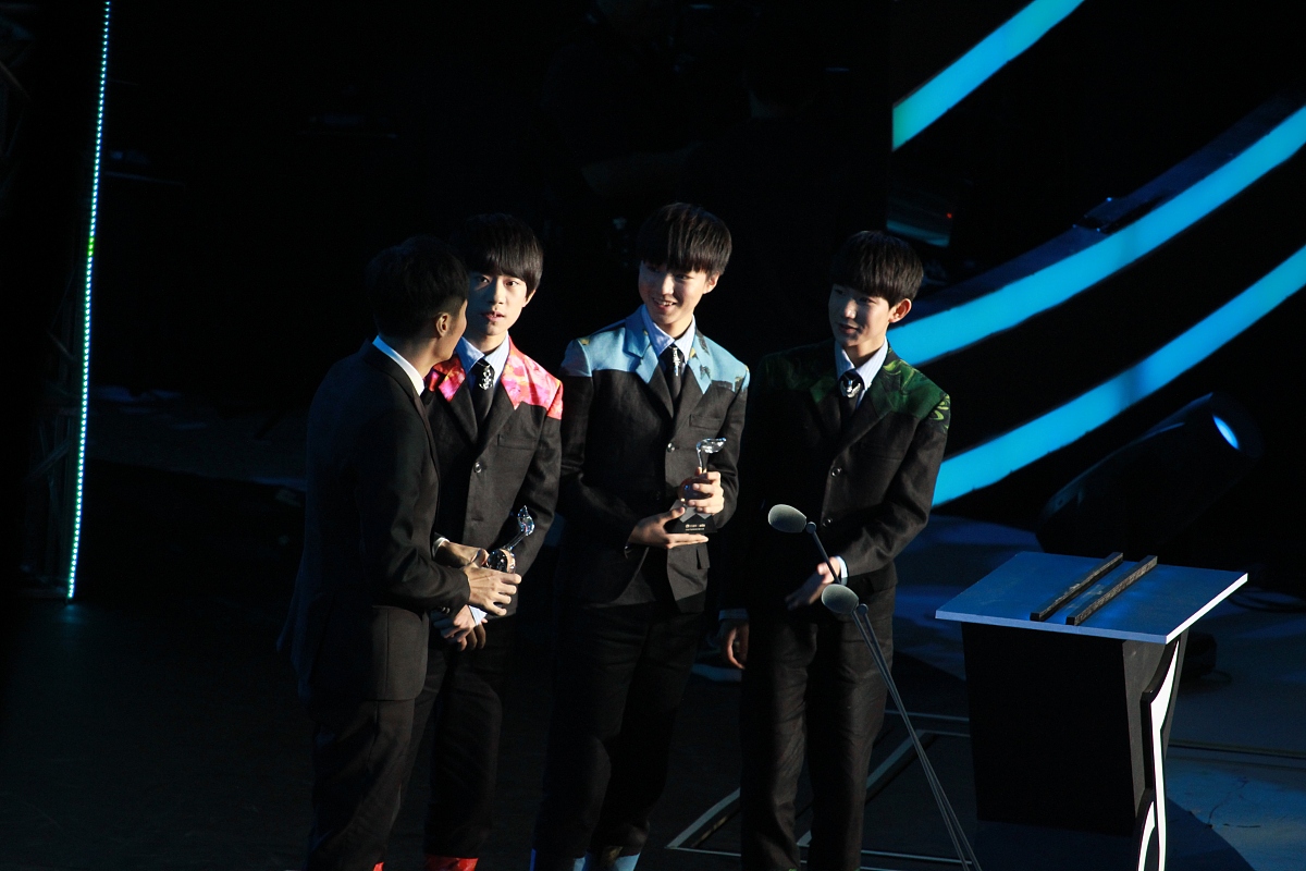 2016年3月23日,深圳,2016qq音乐巅峰盛典.***_***tfboys ,