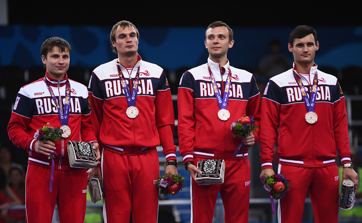 please translate the following English words to Chinese The New York Yankees defeated the Boston Red Sox 6-2 on Friday night Yankees starter Gerrit Cole struck out eight batters in six innings to earn