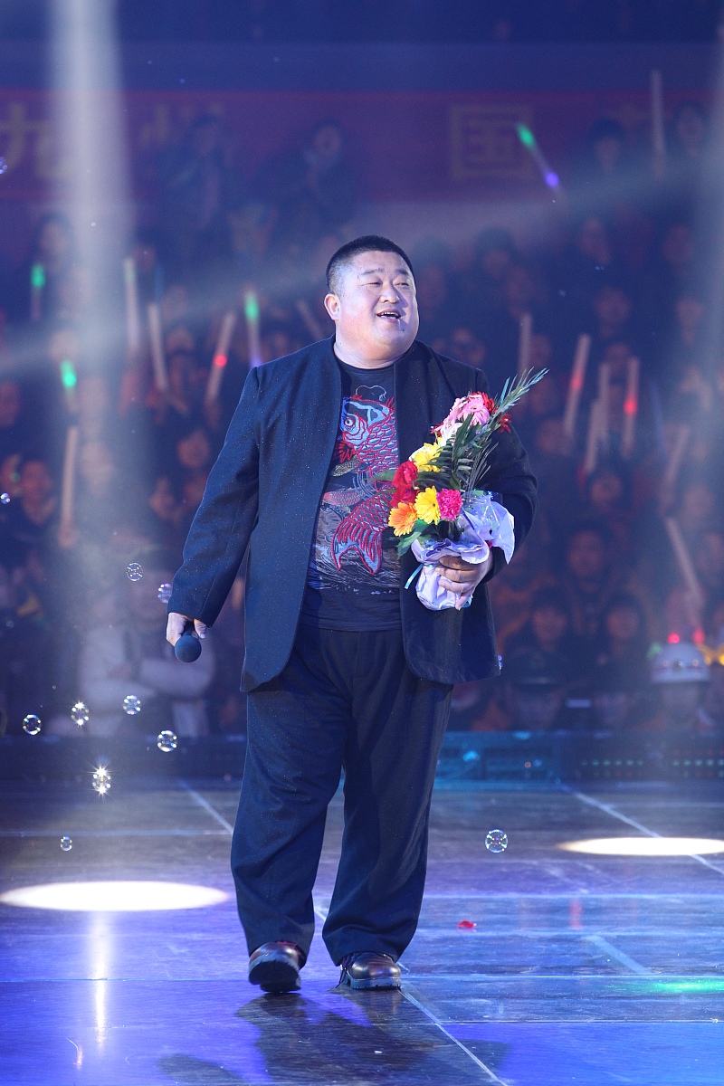 迎新晚会串词：男生舞蹈+女生歌曲，精彩表演不容错过！