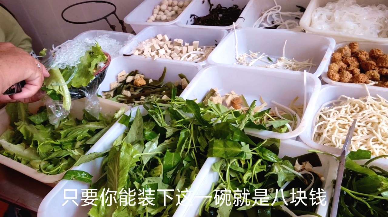实拍永城最火麻辣烫,8元一碗,日卖1000碗,外地人见了口水直流
