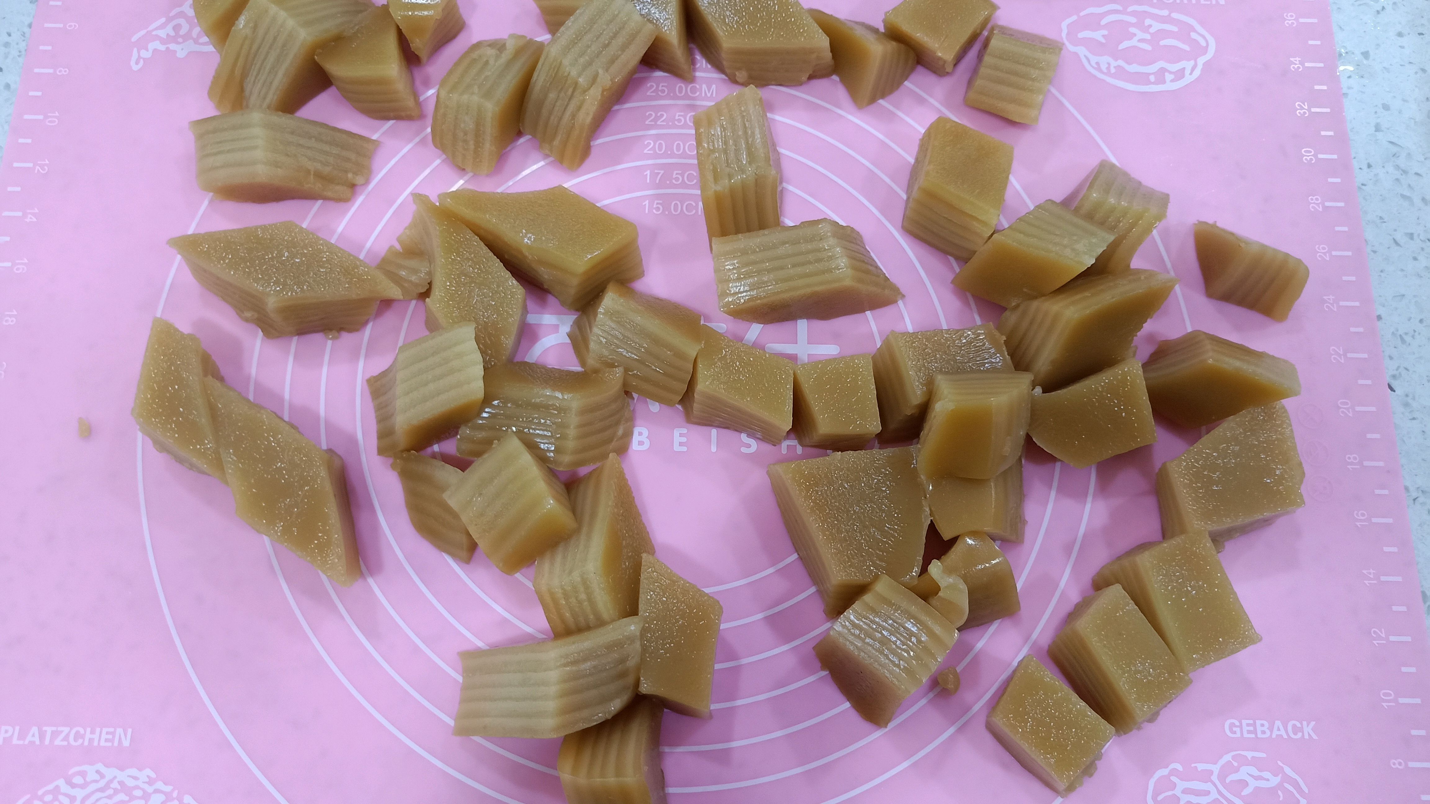 小伙第二次做千层糕,这次做得好甜又很爽口,你想吃吗