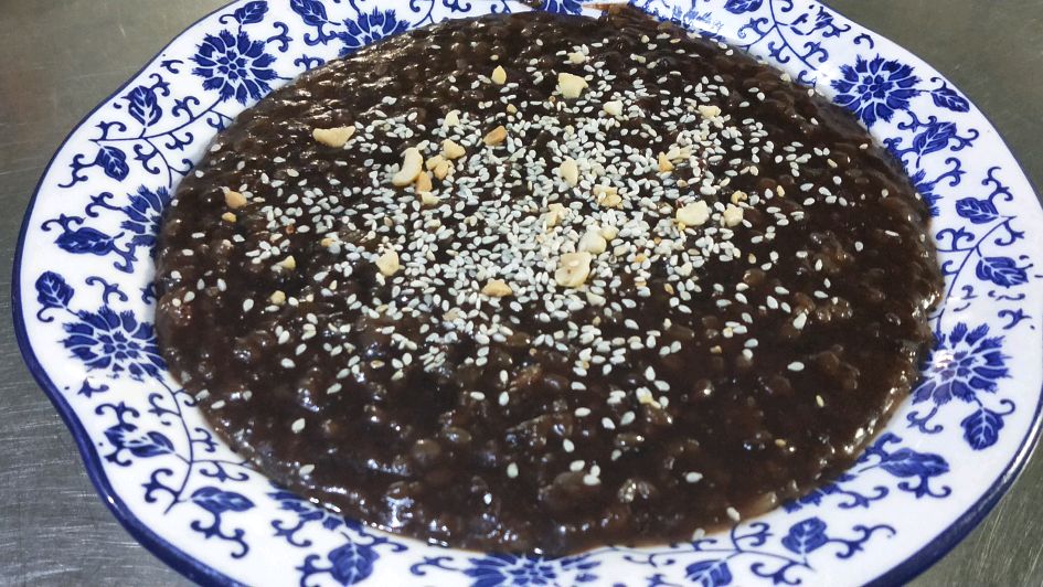 八宝饭炒着吃更好吃,加入红豆沙炒出一道细沙炒八宝,香甜糯口