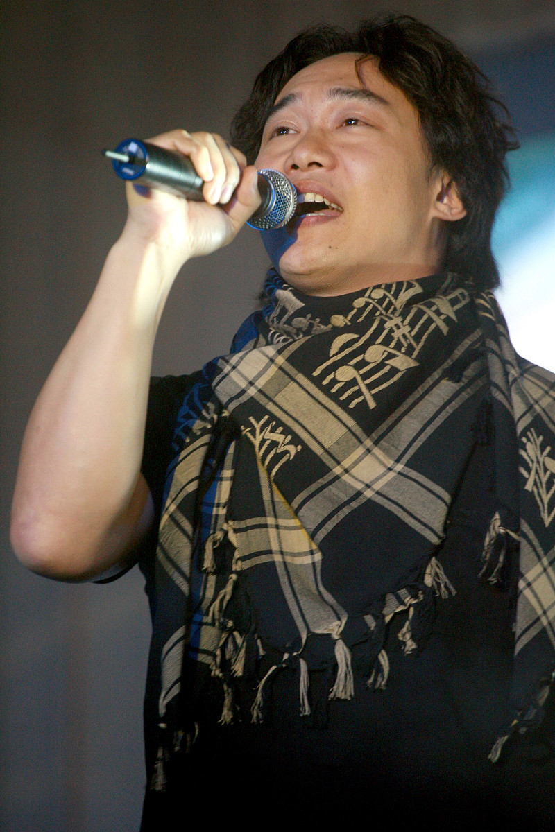2007年4月1日,香港,4月1日是张国荣(哥哥)逝世四周年,适逢是哥哥入行