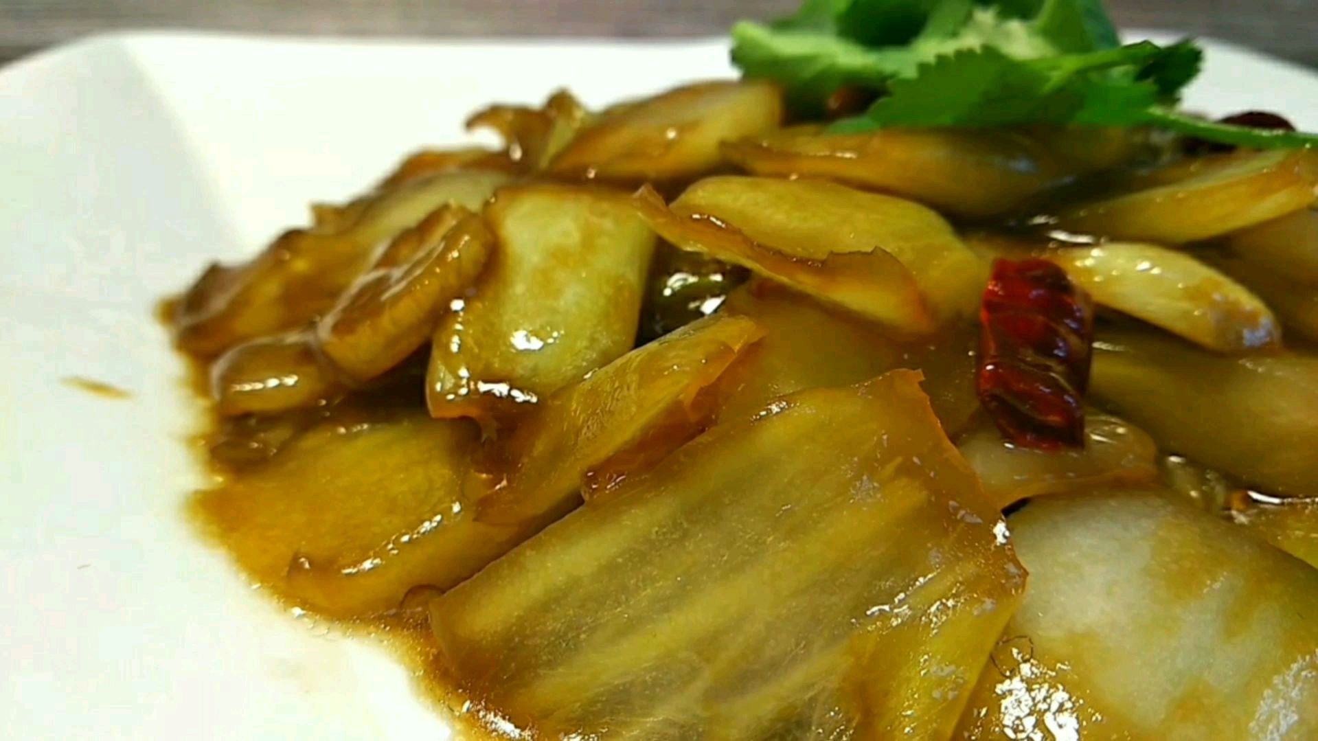 难怪饭店的醋溜白菜这么好吃,炒时多加这一步,白菜酸辣又爽口