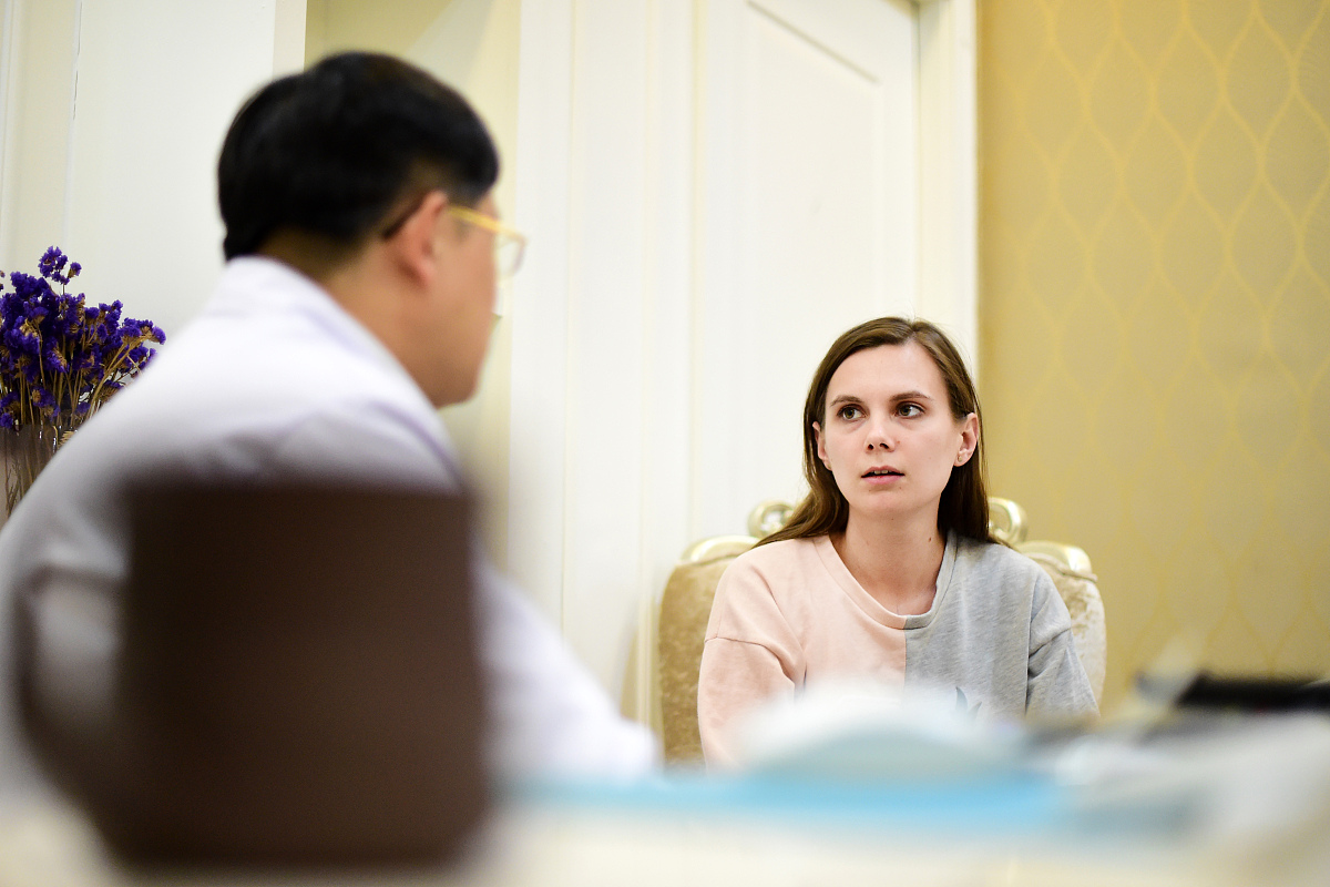 我女朋友的妈妈不让她远嫁只允许我们谈恋爱不让结婚