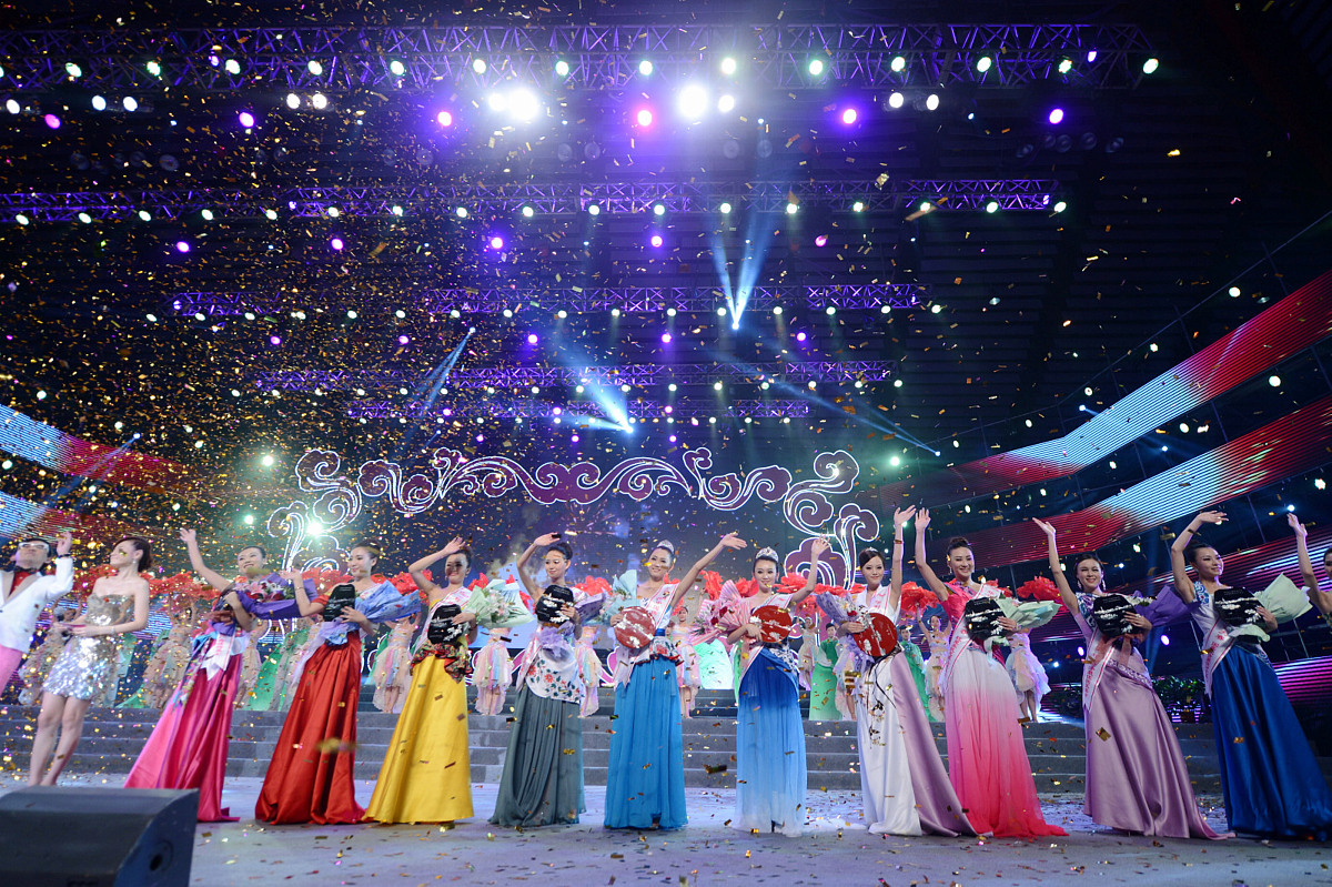 2012年8月28日,扬州,华利2012中国扬州美女大赛总决赛胜利落幕.***_**