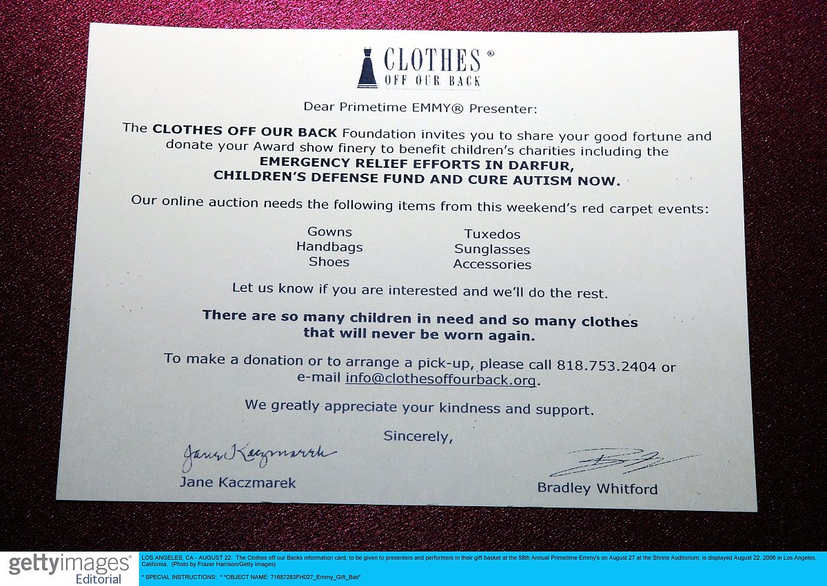 翻译：医生您好。我和我找的那个女伴她愿意给我生孩子沟通了。她愿意和我开一个结婚证。而且结婚证是经过泰国官方公证的。如果这样等你ivf诊所开了你可以给我们提供ivf服务了吧？