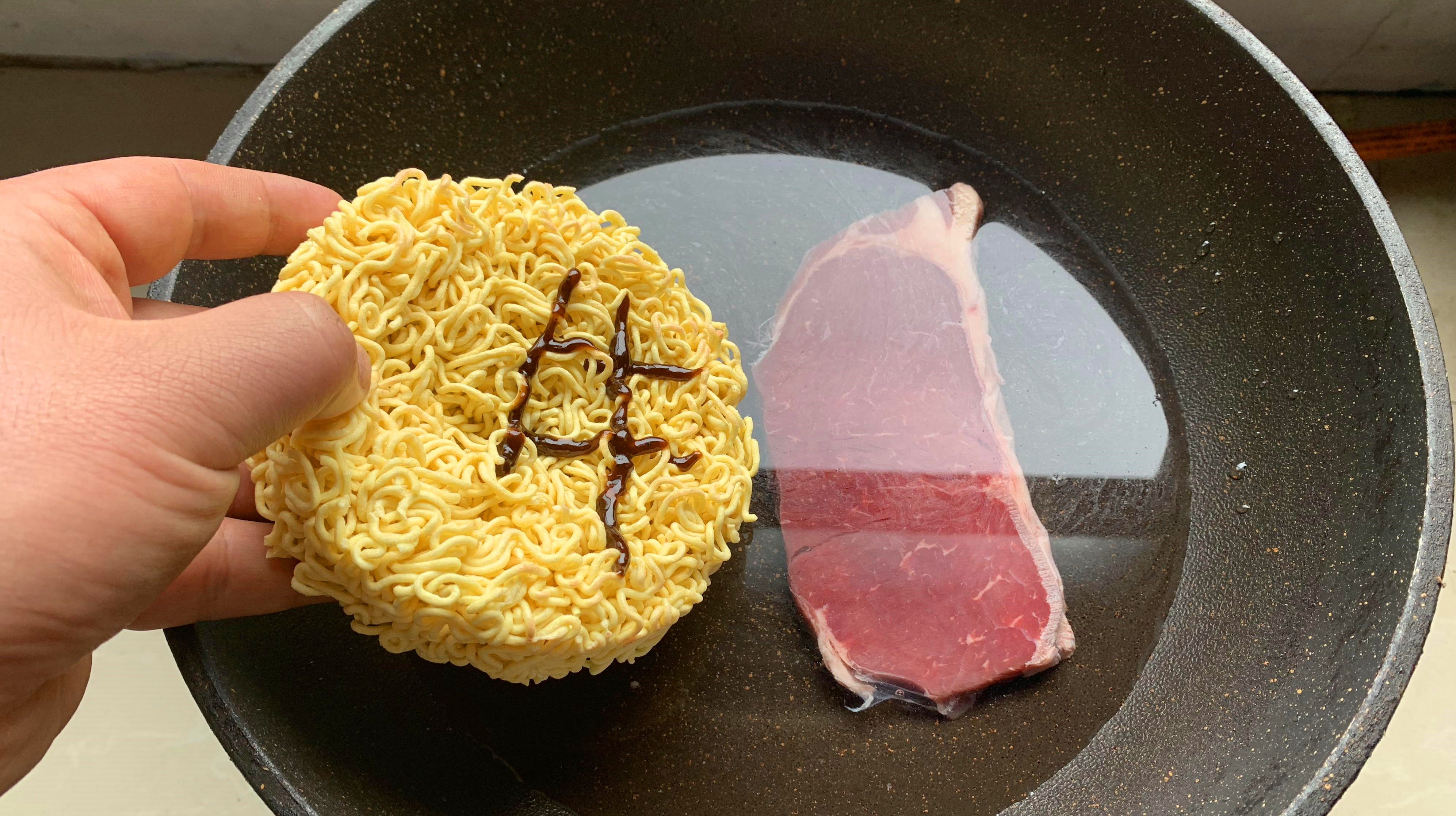 方便面的牛气吃法,超简单,看着就有食欲,口感弹牙,比泡面好吃