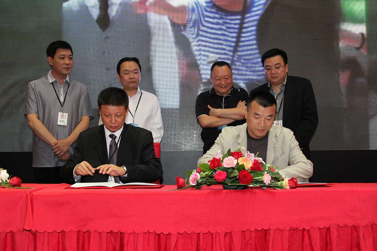 刘舒琪接任通威股份董事长，新能源商界再现“父女兵”故事