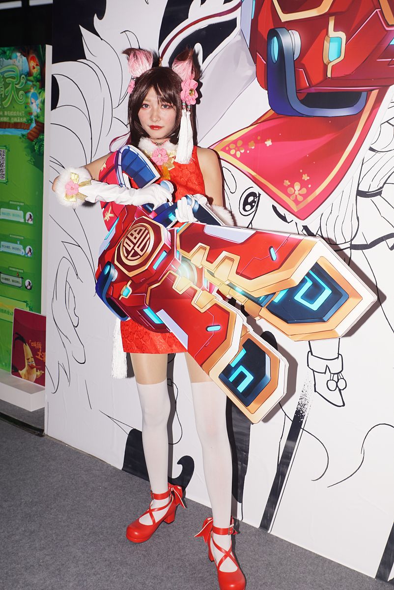 根据下面语句生成建表语句metric_dim_id bigint20 NOT NULL COMMENT 指标维度编号 metric_id bigint20 NOT NULL COMMENT 所属指标ID metric_dim_type int2 NOT NULL COMMENT 指标维度类型0=普通维度、1=主维度 metric_dim_name varchar50 NOT NULL COM