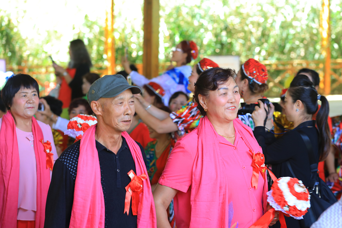 ***_***2017年9月4日,新疆巴音郭楞蒙古自治州,在新疆博斯腾湖阿洪口(