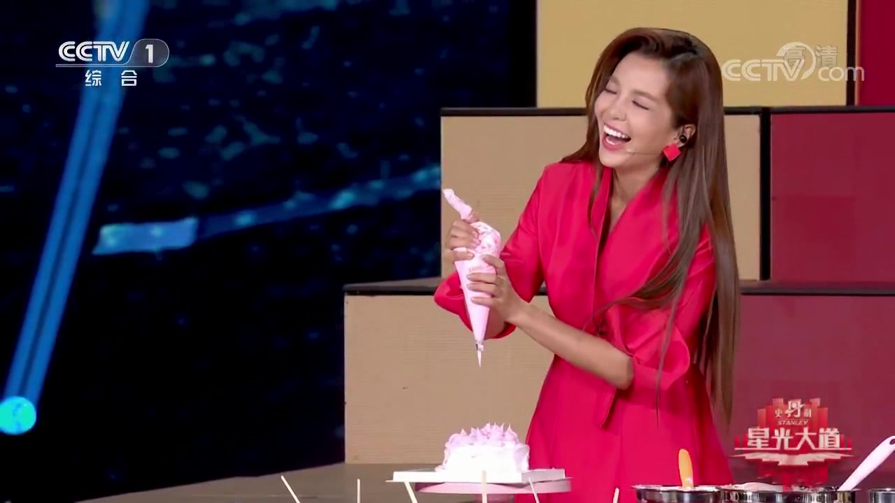 多变邹静柔带你领略《音乐的味道》,现场做蛋糕,朱迅生日有惊喜
