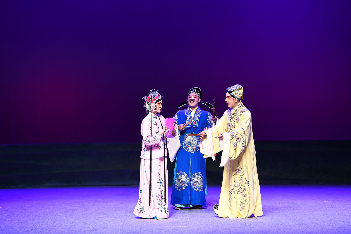 2019年8月21日,江苏苏州,广东汉剧《花灯案》演出.