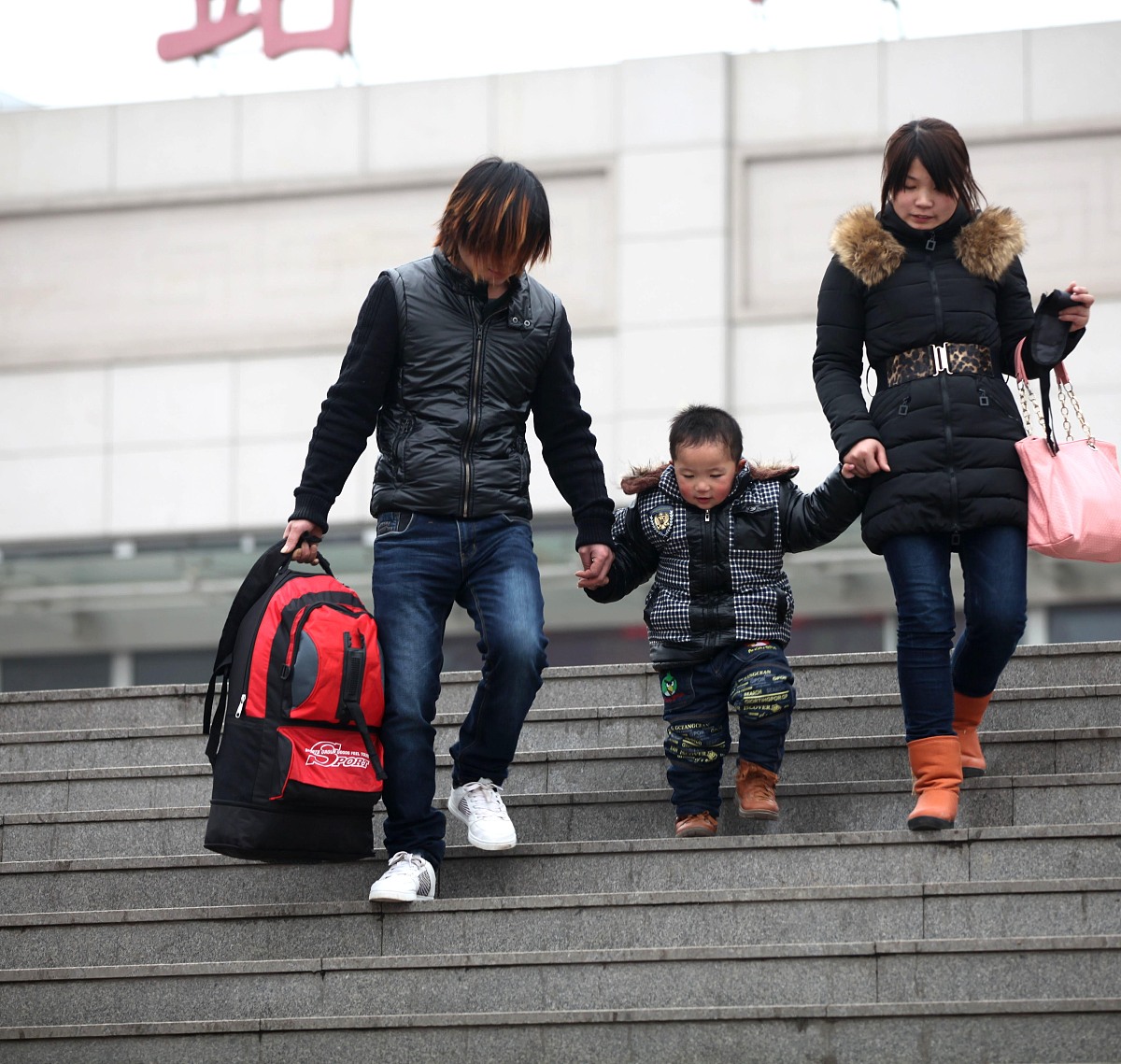 安徽求助热线电话曝光：媒体助力解决民生问题