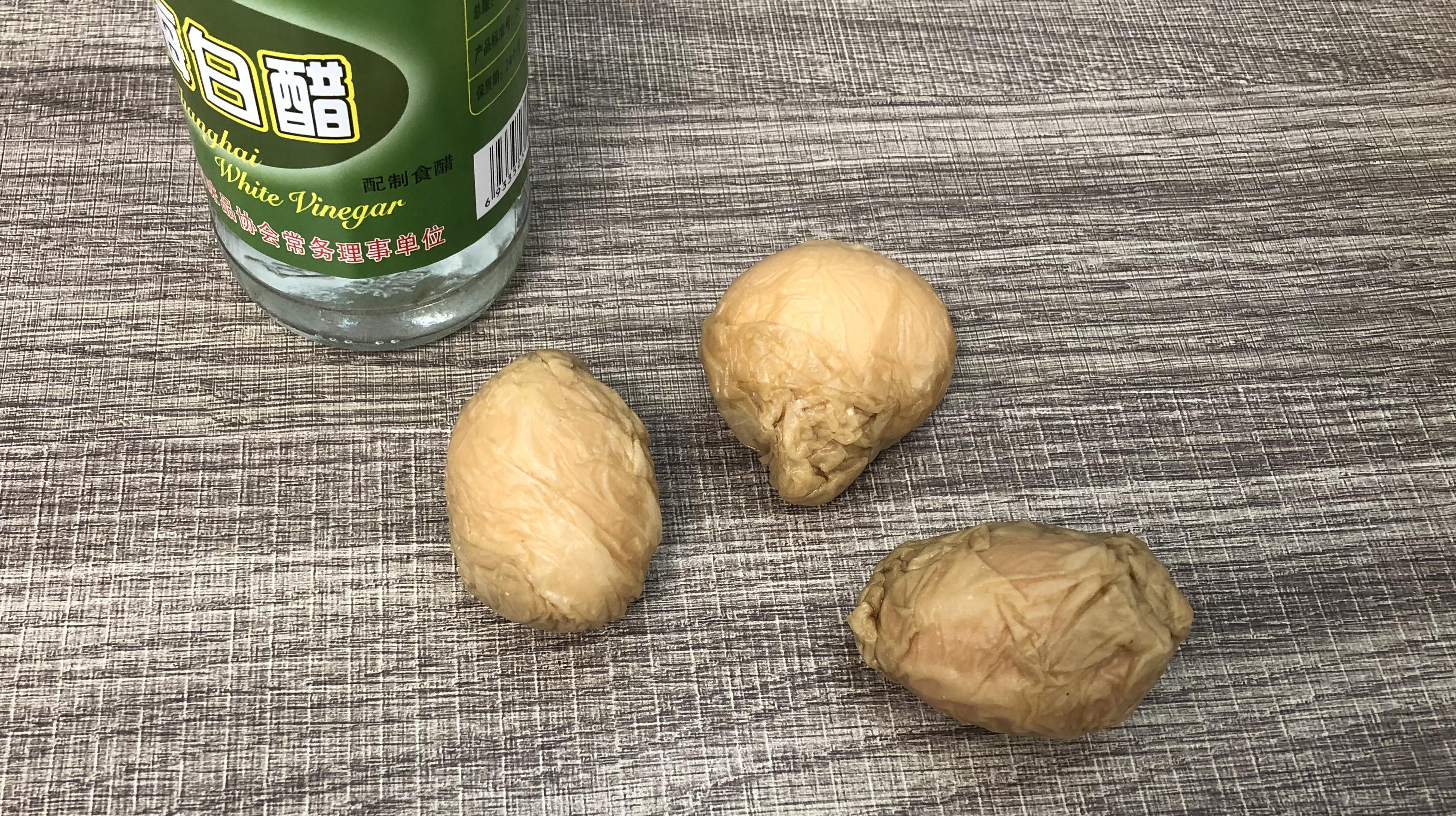 鸡蛋放到白醋里泡一泡还有这妙用,太棒了,经常吃鸡蛋的要注意了