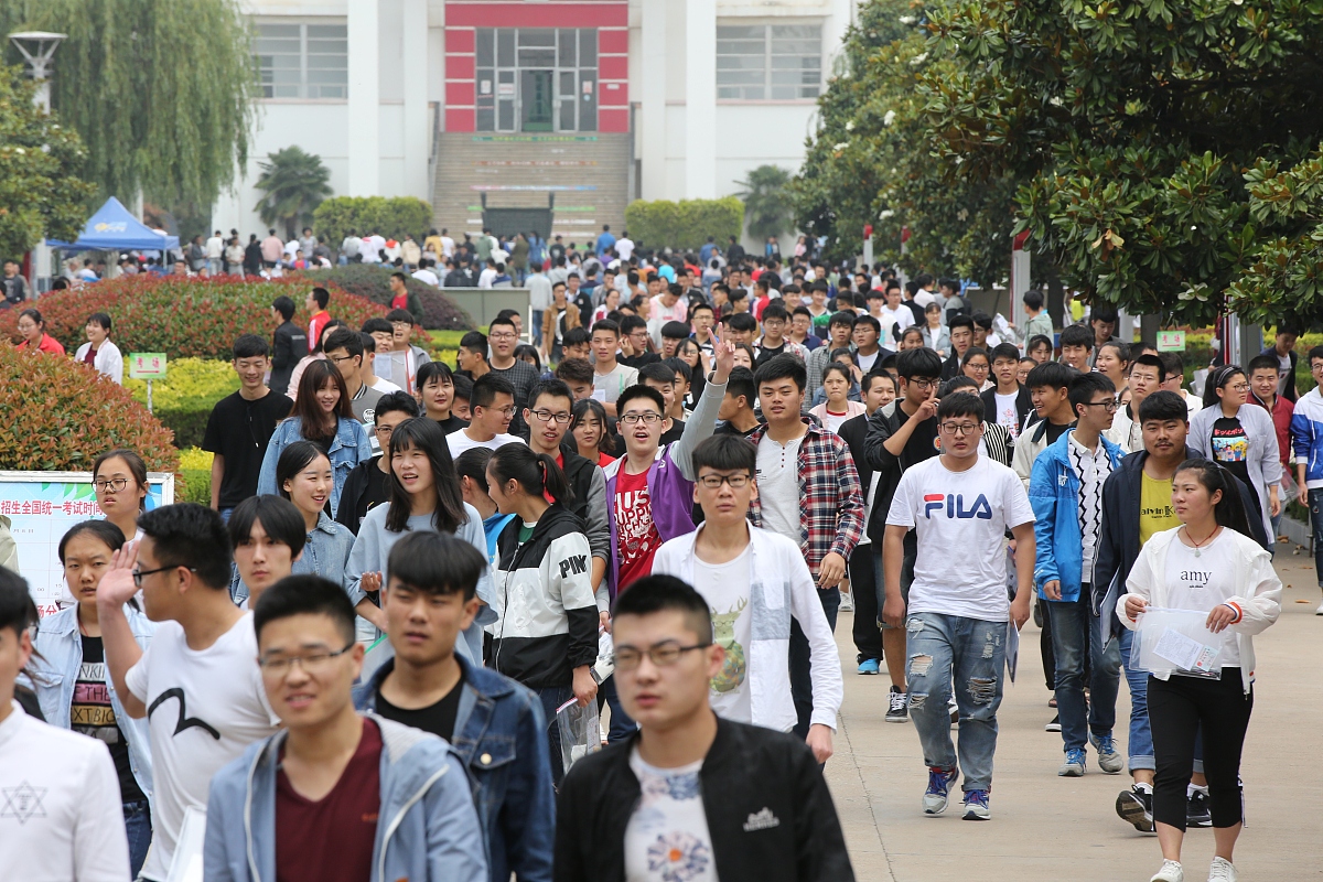 重庆幼师学校要招初中毕业的男生吗