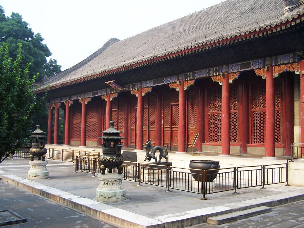 2006年12月23日,目前,北京颐和园的"仁寿殿"正在进行修缮工程,它是慈
