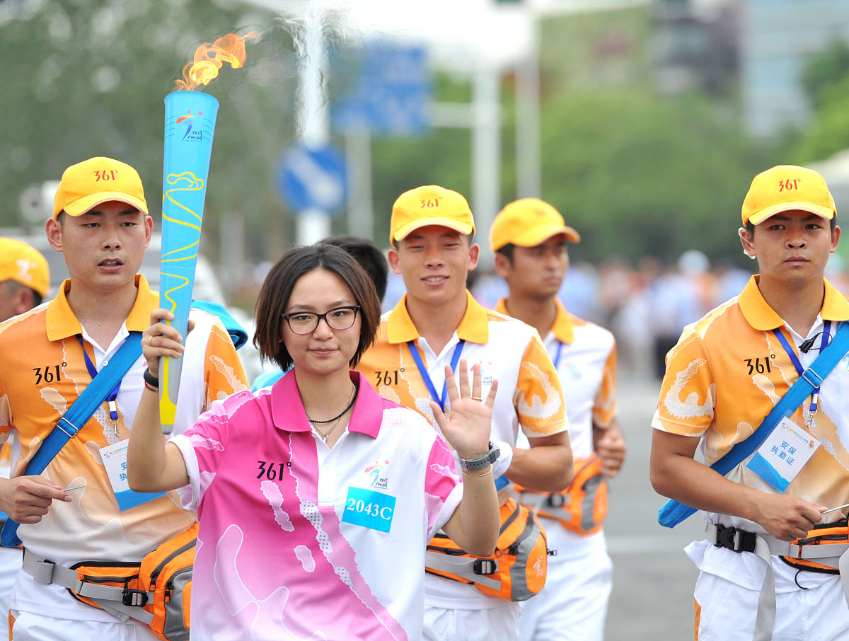 关于亚运会志愿者的网评文章