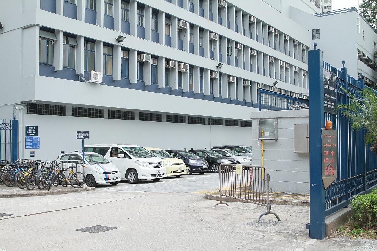 2012年12月28日,香港,涉嫌藏毒被捕明星到上水分区警署报到.***_*** +