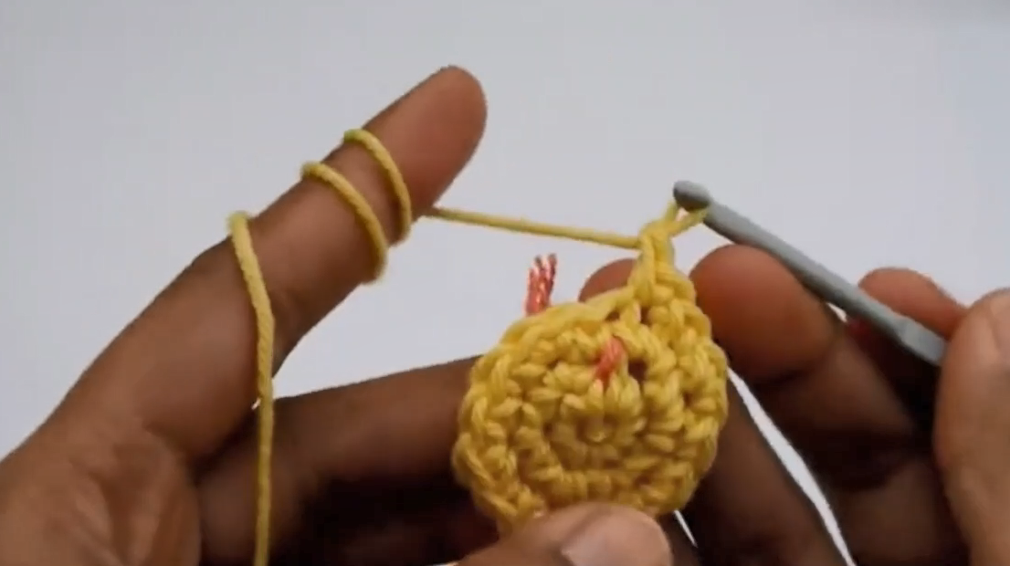 可爱的小鸭子编织教程:给孩子装饰衣服很好看,很简单你不学学吗