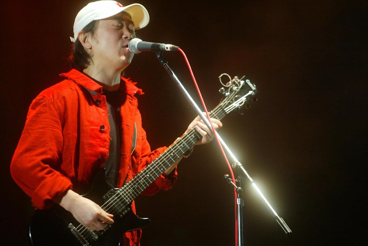 2003年12月31日,令人万纵瞩目的新年摇滚音乐会在广州时代玫瑰园举行