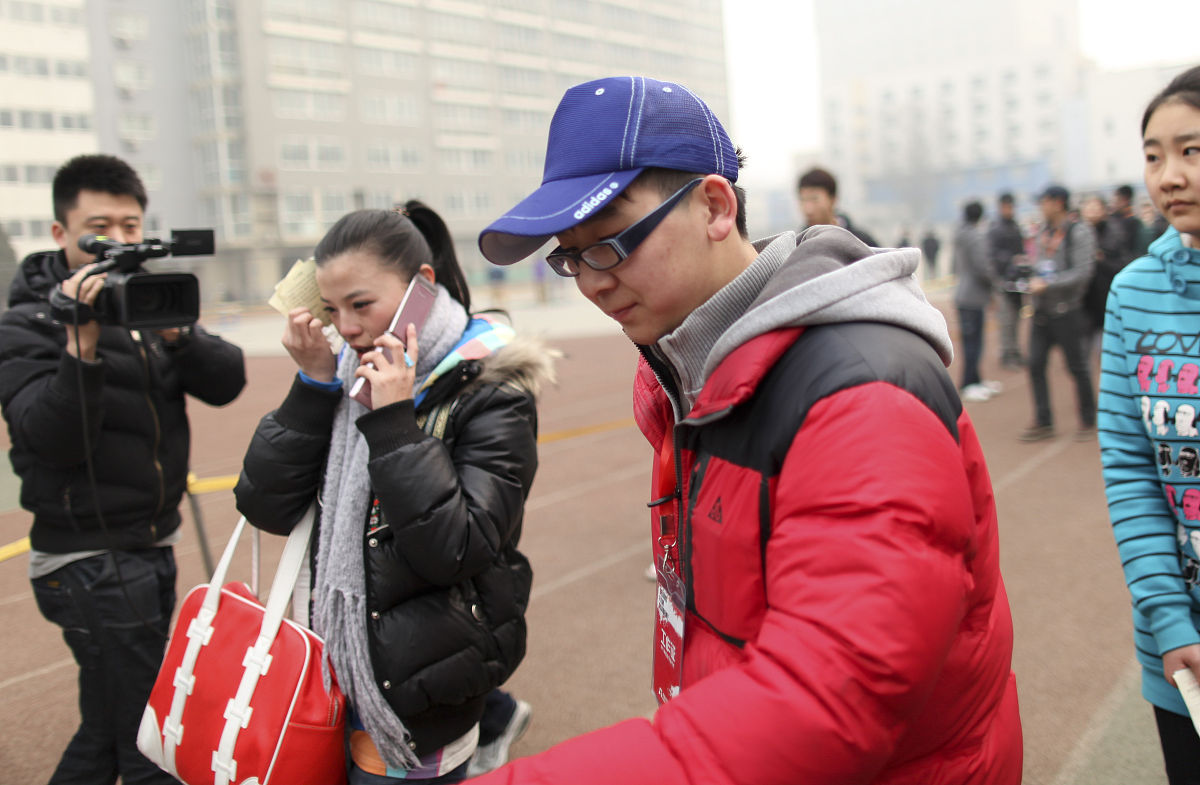 湖南第一师范学院招生办电话：联系方式及报考指南