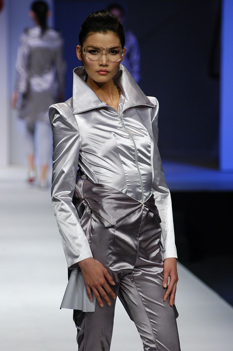 中西方文化差异与当代大学生贡献力量：中国式现代化之路