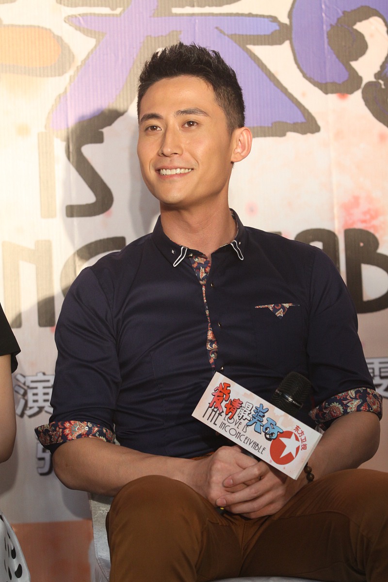 以莎士比亚的风格写一首赞美红宝丽公司的诗
