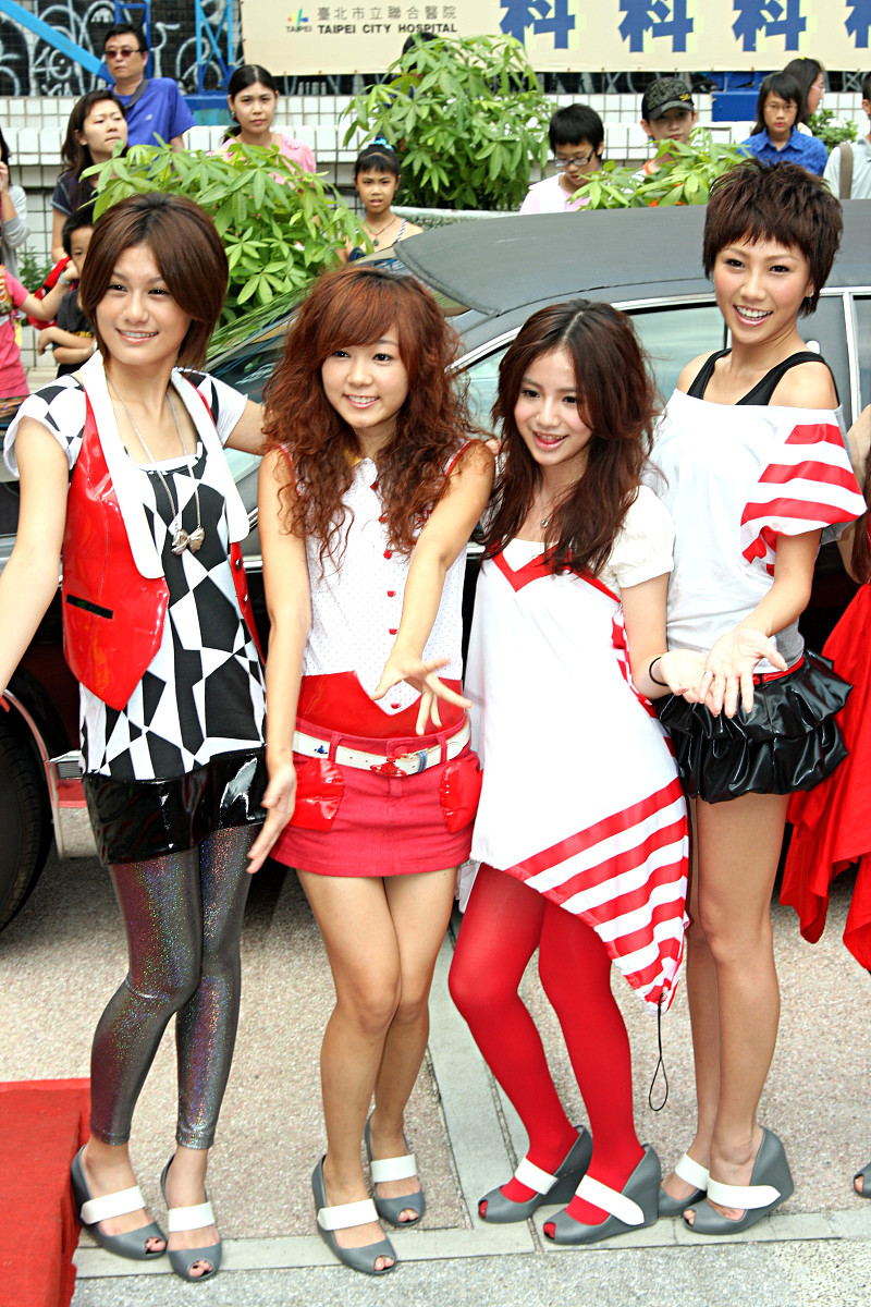 2008年8月24日,台北,黑girl举办预购签唱会.+++_+++黑girl,黑涩会美眉