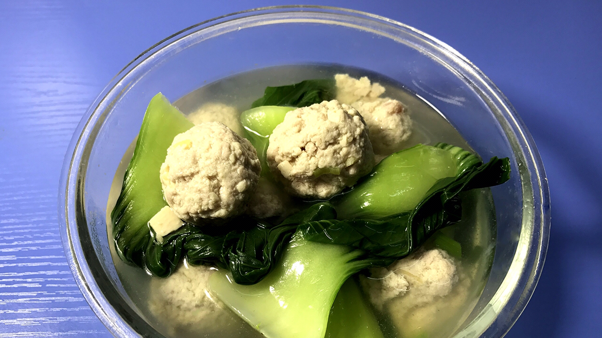青菜豆腐肉丸汤,清淡鲜香美味,做法简单,每次一大碗喝不够