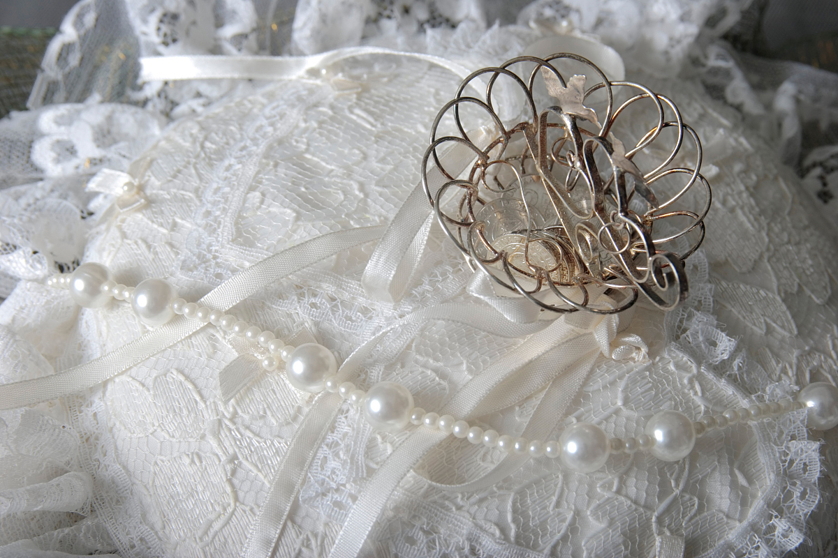 Elegant Artificial Wedding Bouquets for Brides | Silk Rose Bouquet for Weddings & Events