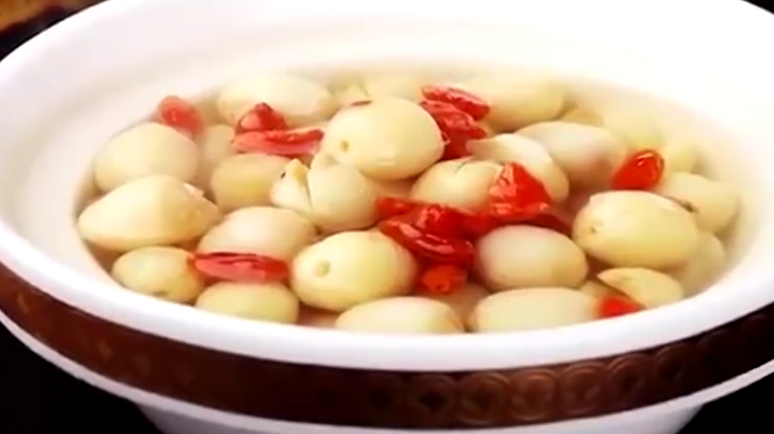 湖南名菜冰糖湘莲做法简单,营养全面易吸收,小孩补充营养的良菜