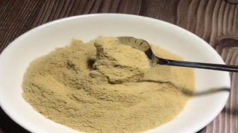适合宝宝的天然的补钙品,营养丰富的虾皮粉,怎么吃都好吃!