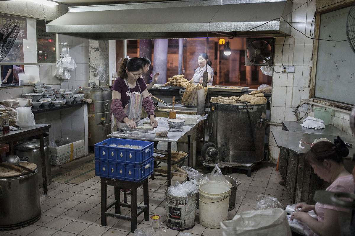 屏蔽朋友圈标签后加好友，他能看到以前的朋友圈吗？