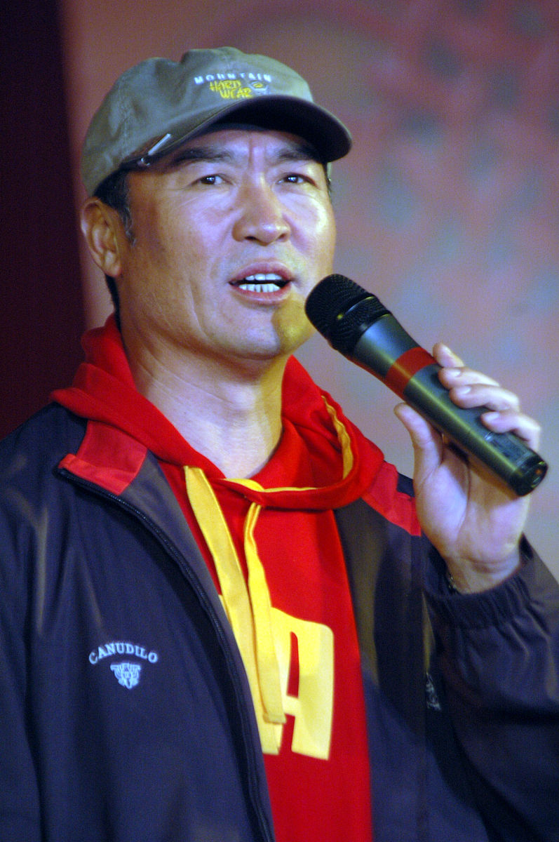 武松可以详细写一写他的性格和事迹。例如他典型性格粗中带细有勇有谋。