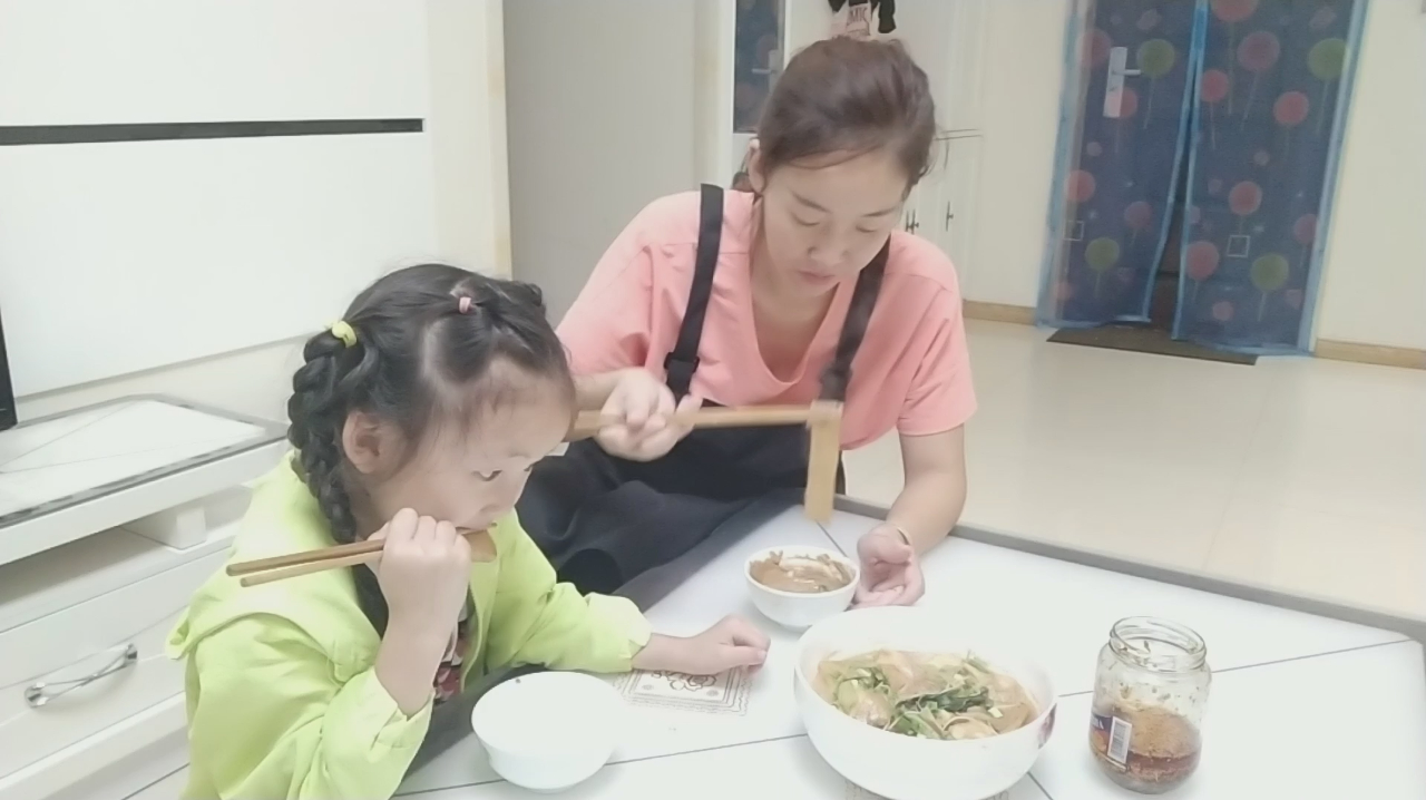 排骨汤麻辣烫,家庭版,简单好吃,零基础都能做出来的哦