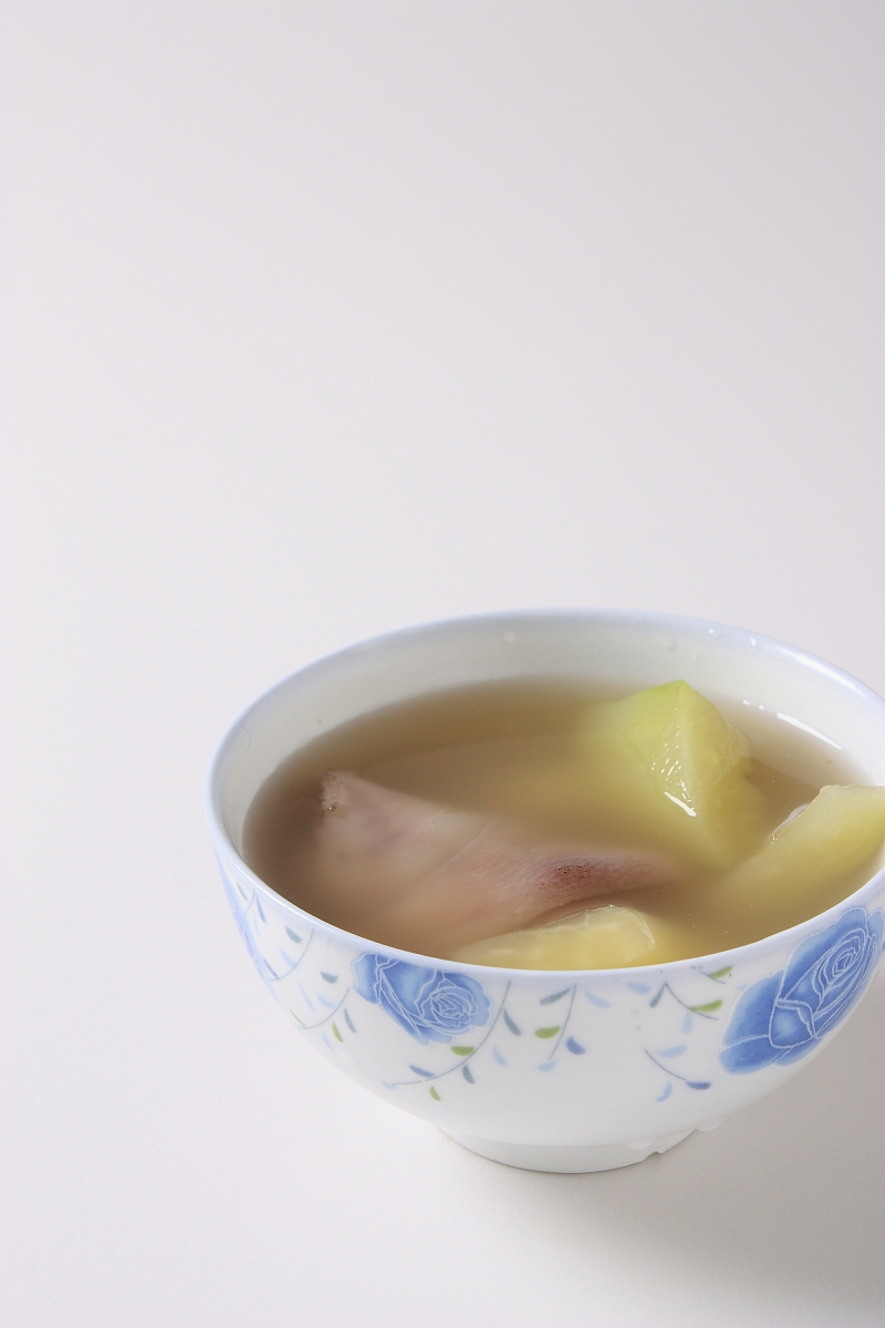 丰胸小妙招：日常饮食、运动、坐姿和按摩技巧
