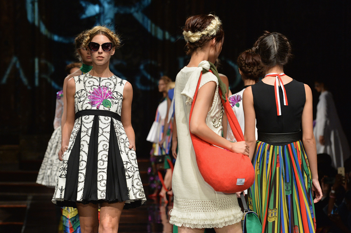 把上述文字变成一篇英文摘要