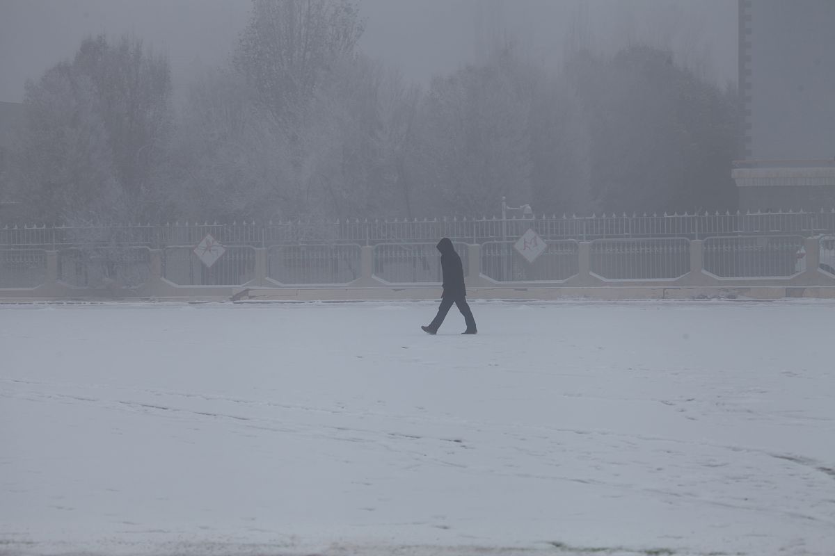 周末天气预报：西南地区降雨持续，新疆雨雪发展，部分地区有大到暴雪