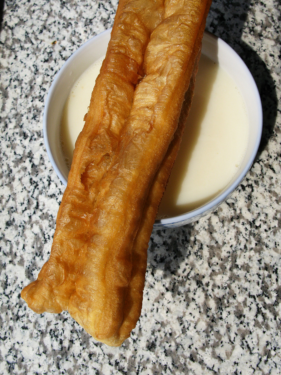 如何炸出酥脆大孔油条窍门，