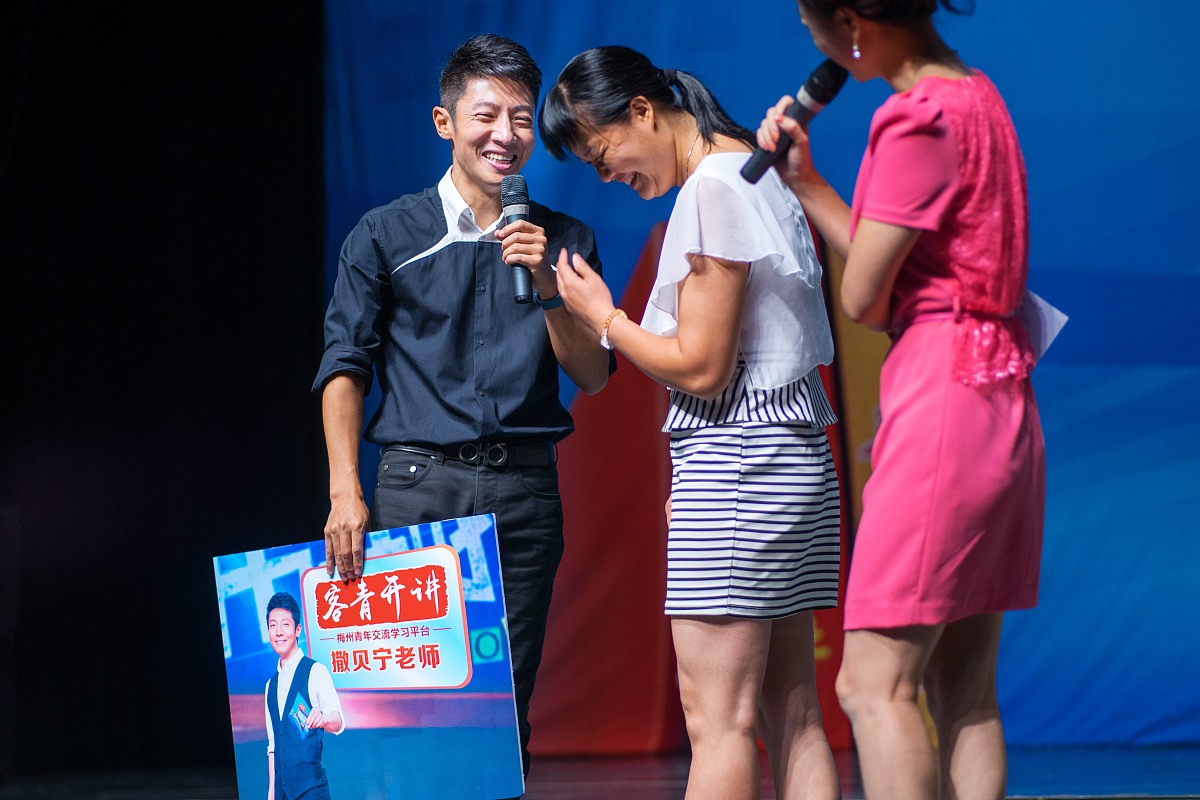 青春筑梦新时代，资助伴我向未来：一篇关于资助的征文