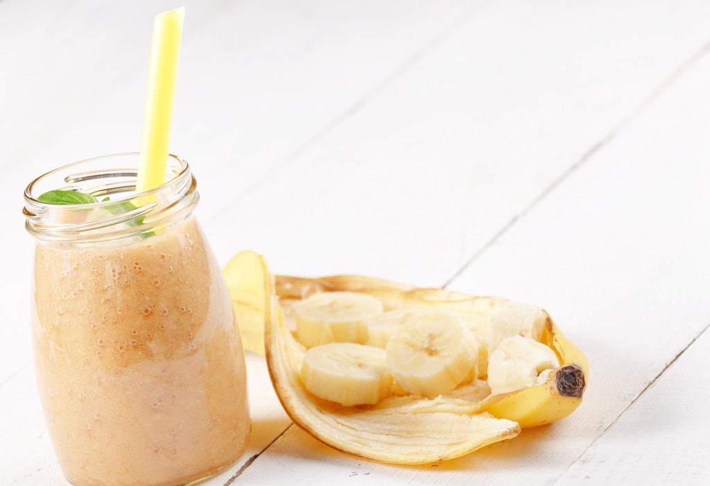 香蕉奶昔:不到1分钟做法非常简单,不到1分钟,大人孩子都喜欢