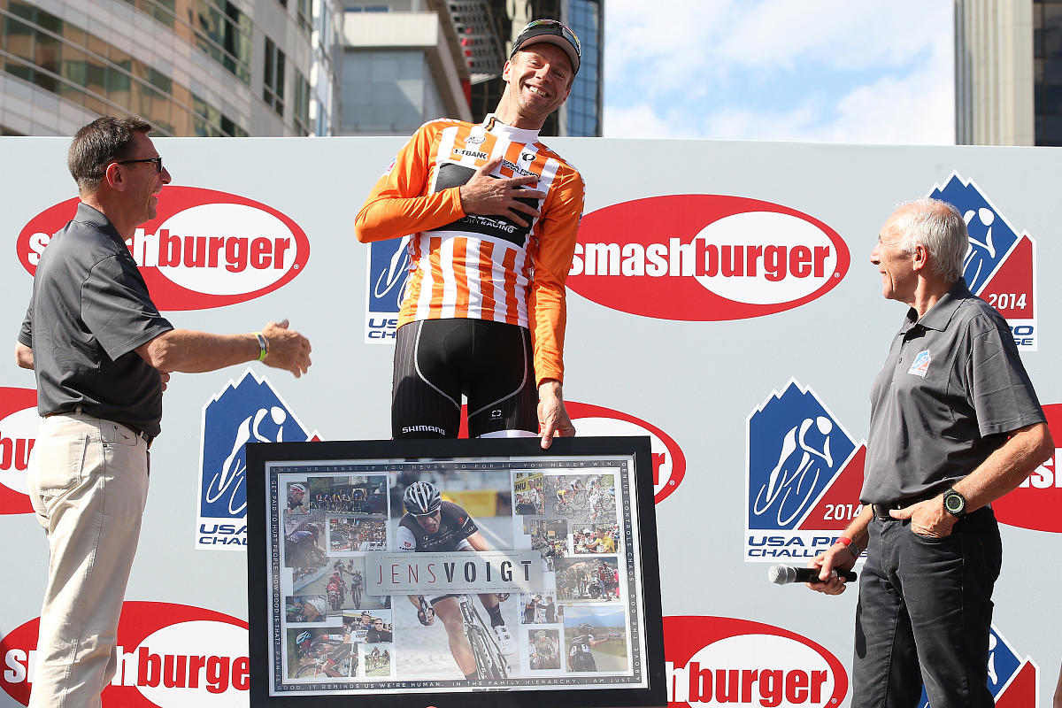 我要访谈一个医生访谈内容：□1您是如何找到这份工作的？□2就您的工作而言您最喜欢什么？最不喜欢什么？□3您的职位是什么？你的主要职责是什么？□4从事此行业的人做些什么？每天的主要工作内容是什么？□5在行业内先从什么样的工作岗位做起能学到最多的知识最有益于发展？□6工作地点在哪里？主要工作场所是什么？有哪些特征？□7您在做这份工作时日常面临的问题是什么什么最有挑战性？□8您个人的主要成就是什么？最成