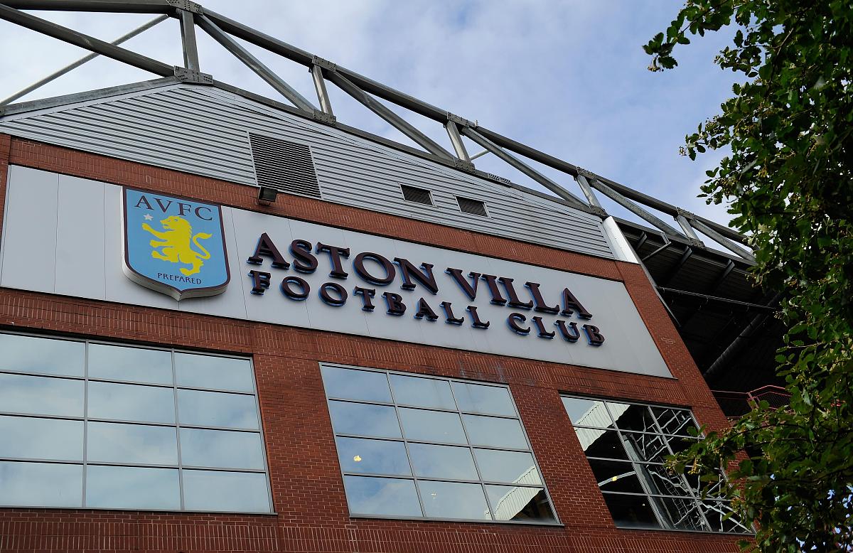 润色：瓦格纳的高中生涯以强劲的表现开局同样也强劲的表现收场。他所带领的新泽西州卡姆登高中队本赛季位列全国排名第11位。在麦当劳高中全明星赛的下半场中他展现出了超强的领导力和专注力并带领东部队取得了胜利同时他自己也得到了19分。球迷们见证了一位充满活力的、富有竞争性的、有获胜传统的、值得信赖的后卫。值得一提的是四年以来值得注意的是瓦格纳在很长一段时间里一直排名第一并在最终榜单中进入了前五名。他与前肯