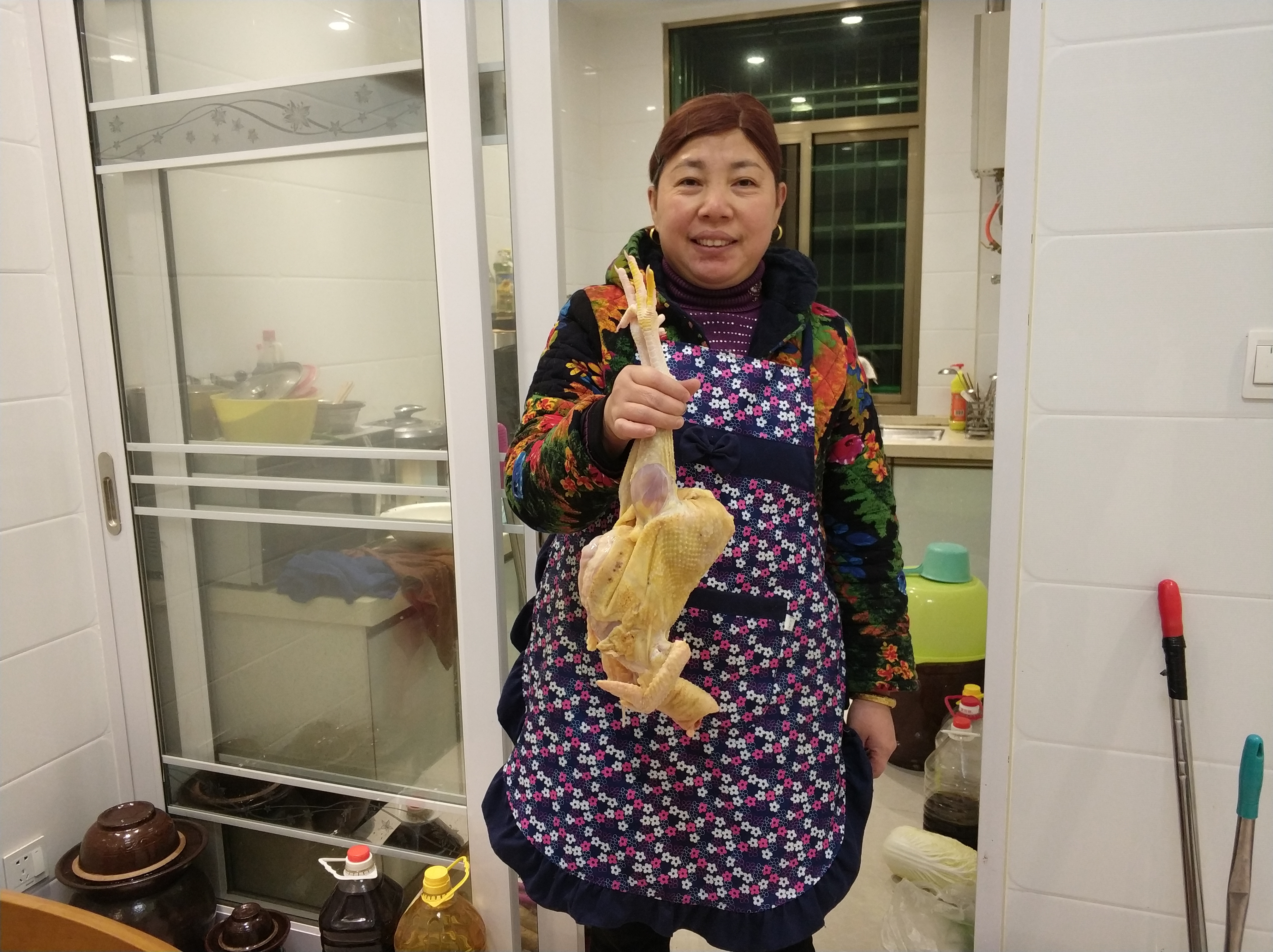 来客人了,农村阿姨拿土鸡这样炒,味鲜肉嫩,招待客人最好不过了