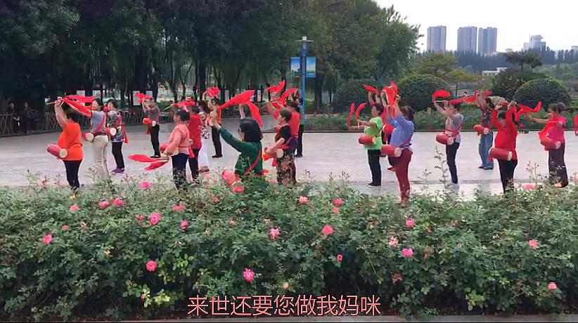 [图]一首《远去的妈妈》催人泪下,送给全天下儿女,听完不准哭!