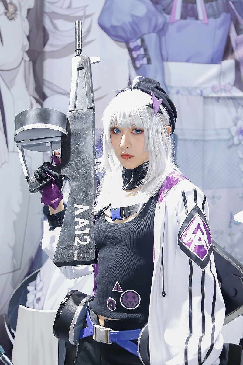httpsmediadiscordappnetattachments10872630348855378321094931135961767976Jeffrey_Jiang_A_pretty_girl_white_hairwearing_a_white_Mecha_cos_349618a4-53e0-4302-828e-675f29398fc2pngwidth=1075&height=1075 帮我