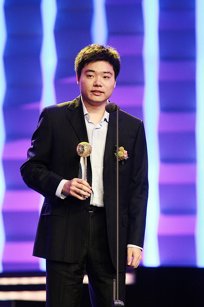 2007年3月31日,"世界因你而美丽-2006影响世界华人盛典"颁奖典礼在北