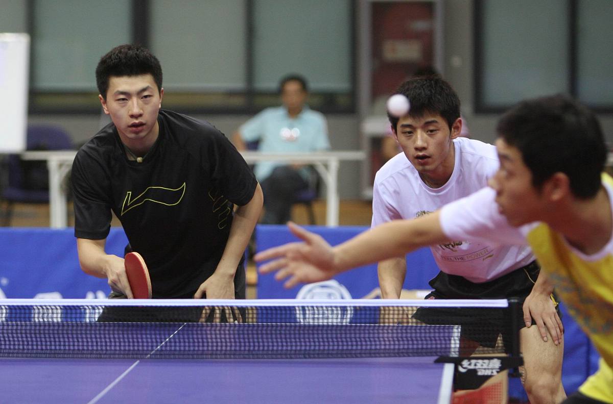 改写以下视频文案：最近张继科的一系列传闻引起了广泛的关注。虽然张继科工作室已经两次发表声明否认但是这些传闻仍然在持续发酵。传言称张继科因为借钱欠债并且传播女演员隐私视频而备受争议。然而这些传言的真实性还没有得到证实。作为中国乒乓球队的一员张继科曾经在世界乒乓球赛中多次获得冠军备受国内外球迷的喜爱。但是近年来他并未参加比赛也没有宣布退役。根据刘国梁透露张继科希望和好友马龙一起退役。在中国体育界许多退