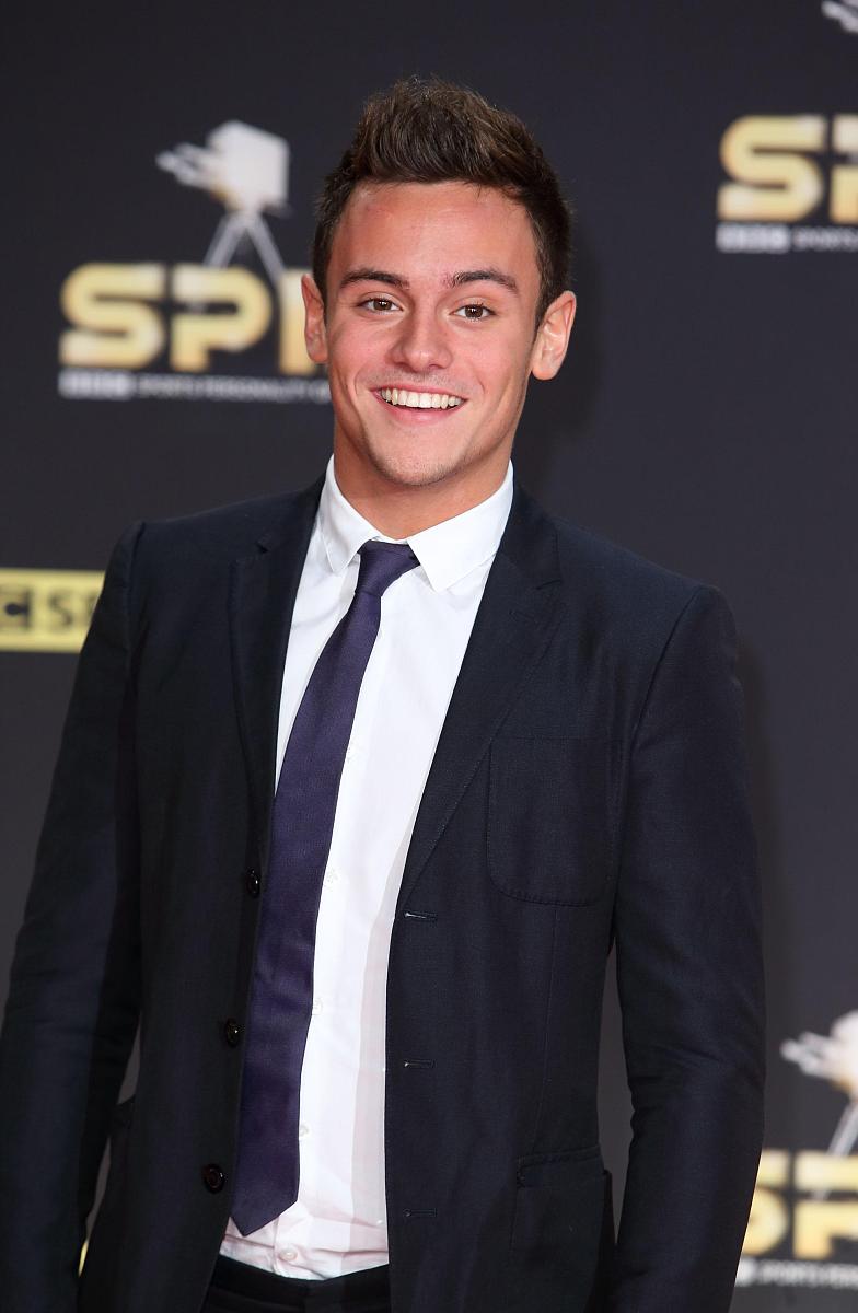 Excel 函数 =IF(YEAR(A1)=YEAR(B1),YEAR(A1),YEAR(A1)&